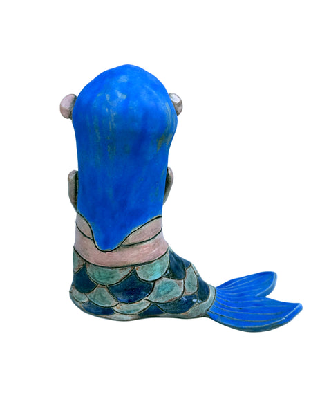 Becky Dawson • She Doesn’t Like Too Be Seen